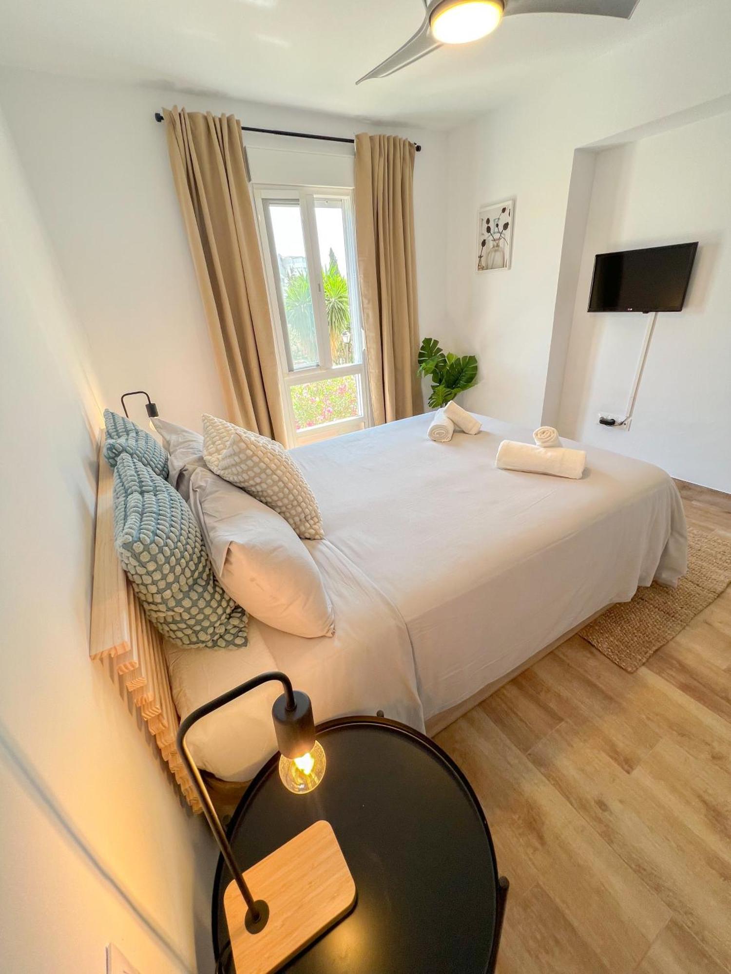 Bright & Cozy Apartment Acuario Beach&Pool Benalmadena Exterior photo